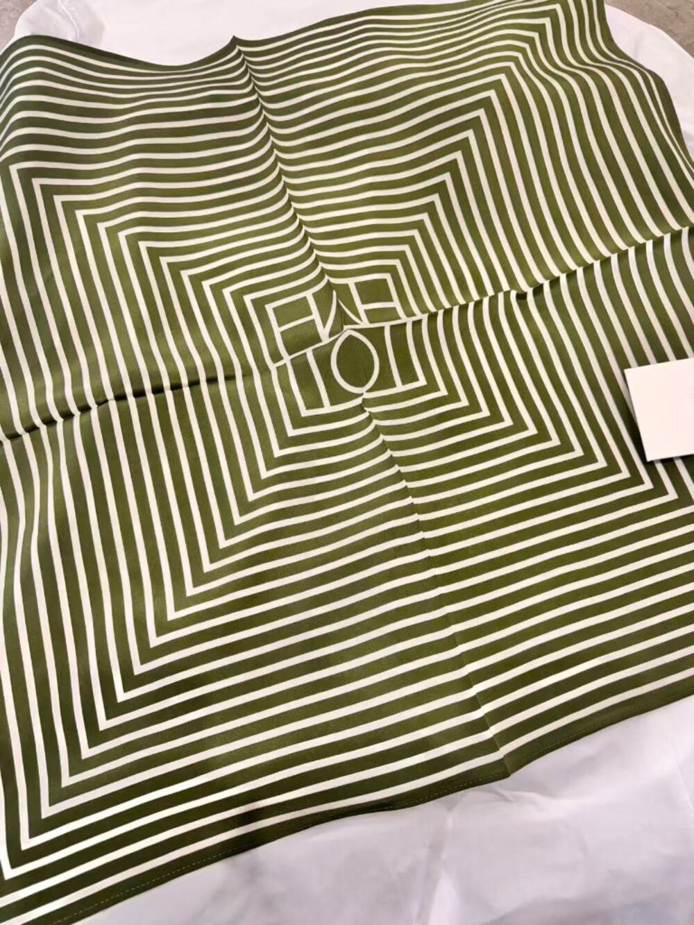 TOTEME Printed silk crepe de chine scarf